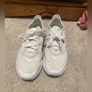 White Nikes size 7